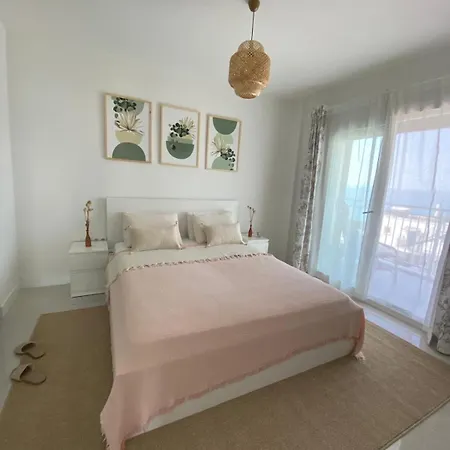 Bogazici Is Centrally Located Holiday home *